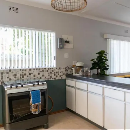 The Jbaynian Guesthouse Jeffreys Bay Room photo