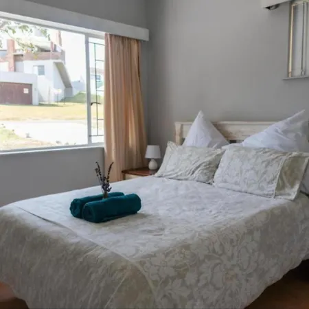 The Jbaynian Guesthouse Jeffreys Bay Room photo